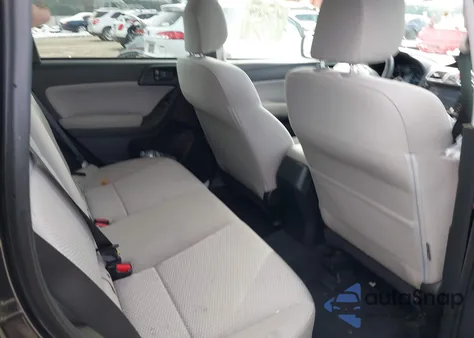 2017 Subaru Forester 2.5I Premium z USA, uszkodzony, nr VIN JF2SJAGC0HH462794